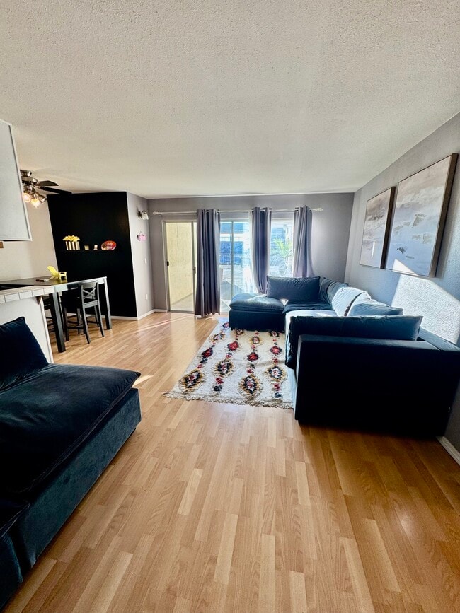 Building Photo - 1600 Ardmore Ave