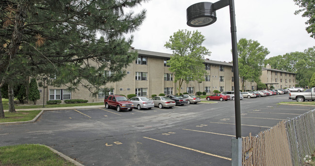 Badger Terrace Apartments - 130 Badger Ln Green Bay WI 54303 ...