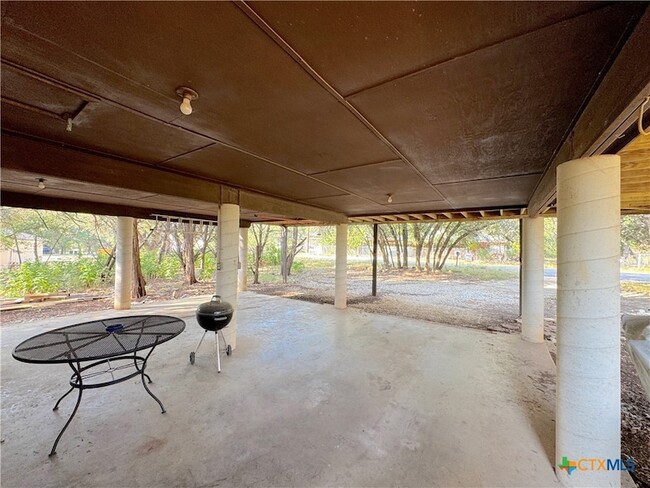 Building Photo - 776 Lookout Dr