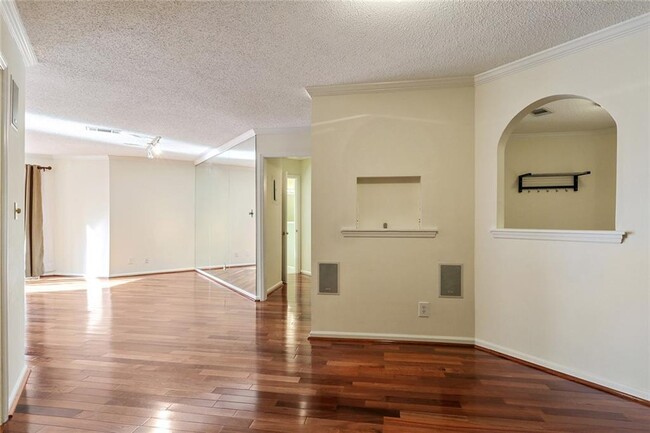 Building Photo - 209 14th St NE