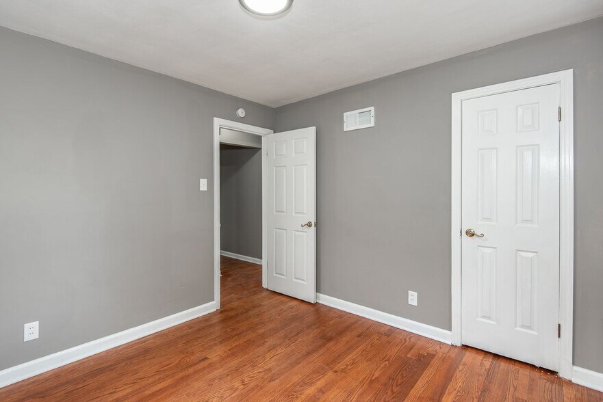 Building Photo - 6605 Kahns Ave