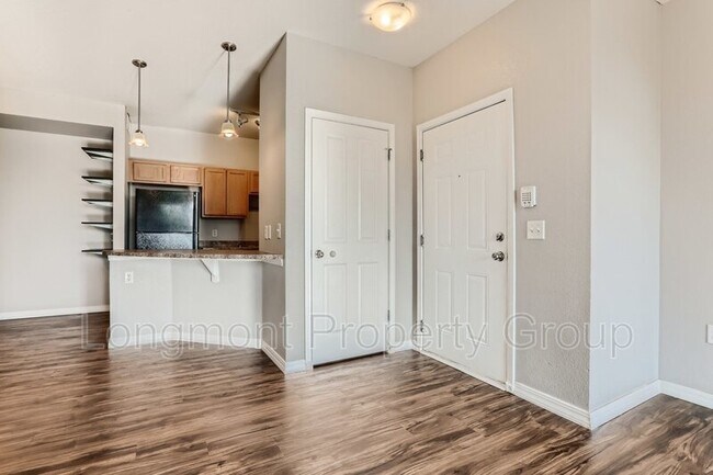 Building Photo - 804 Summer Hawk Dr