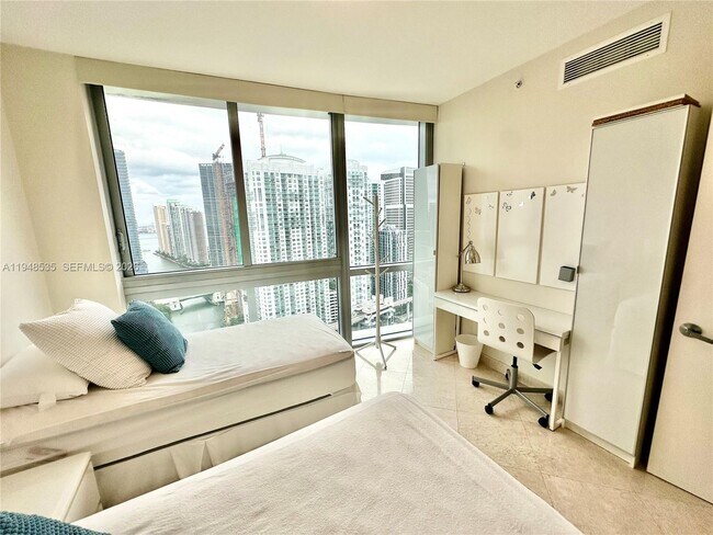 Building Photo - 350 S Miami Ave