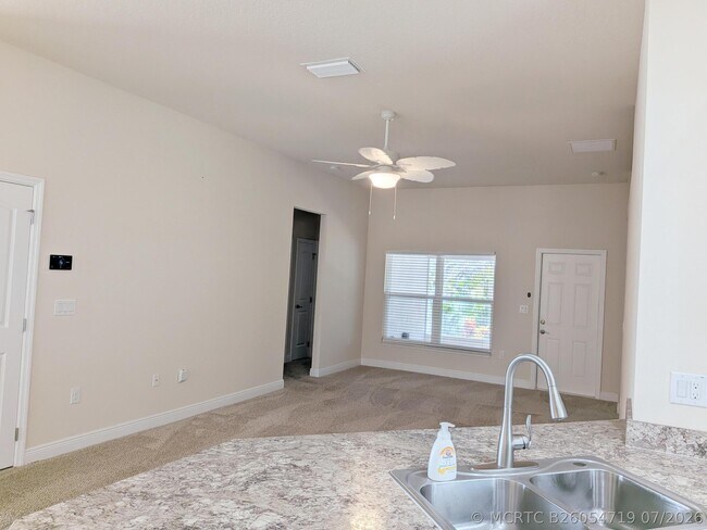Building Photo - 261 Midvale Terrace