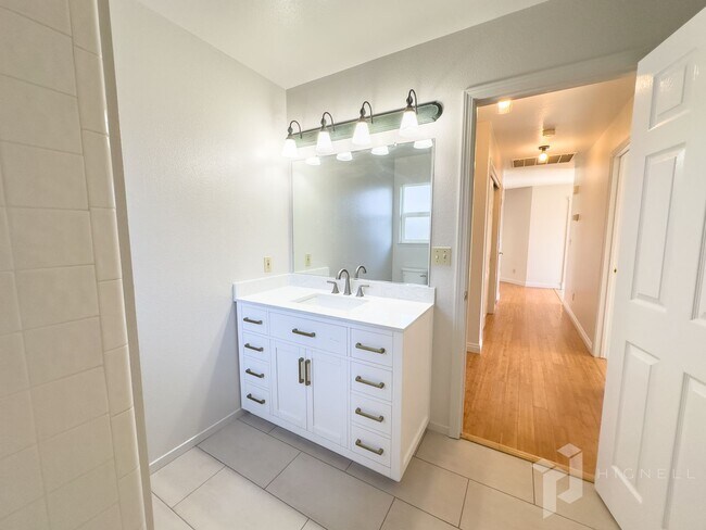 Building Photo - Amber Grove Home for Rent in Chico CA | Pool, Remodeled Interior, Landscaped Yard