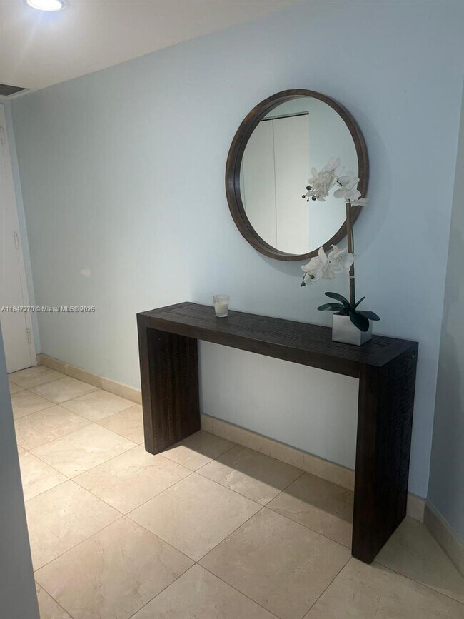 Building Photo - 4775 Collins Ave