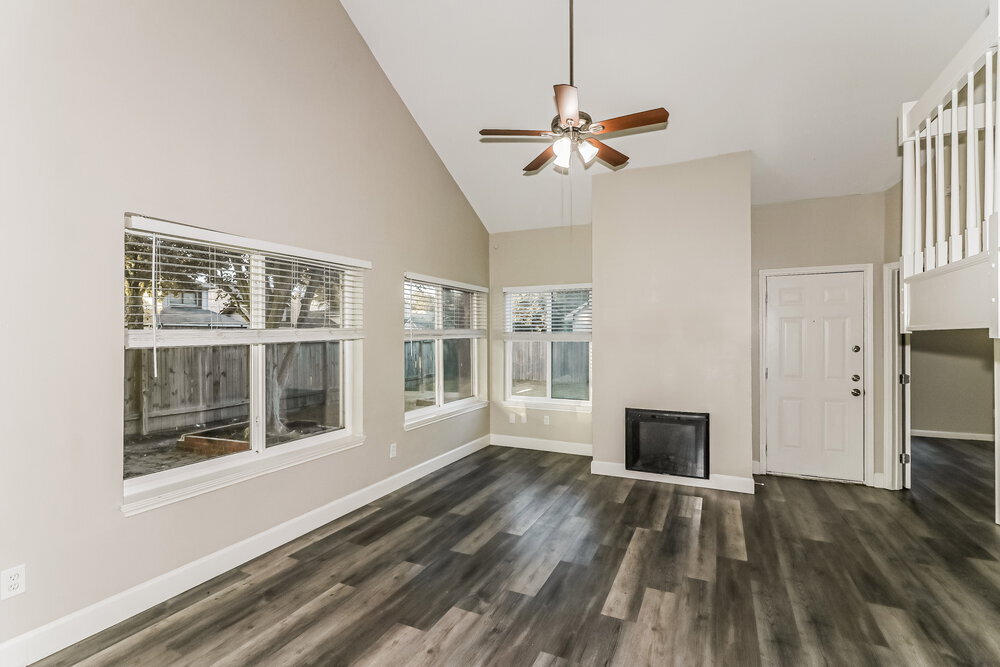 Building Photo - 10842 Riana Dr