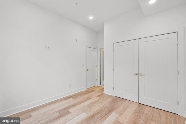 Building Photo - 5034 Florence Ave