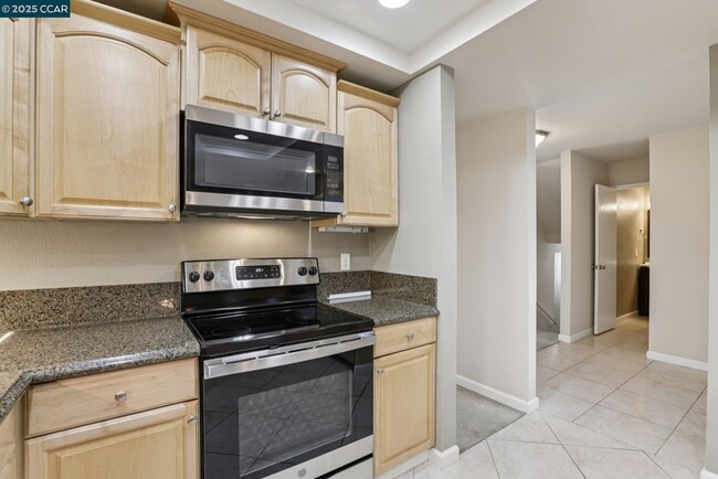 Building Photo - 1035 Alta Mesa Dr