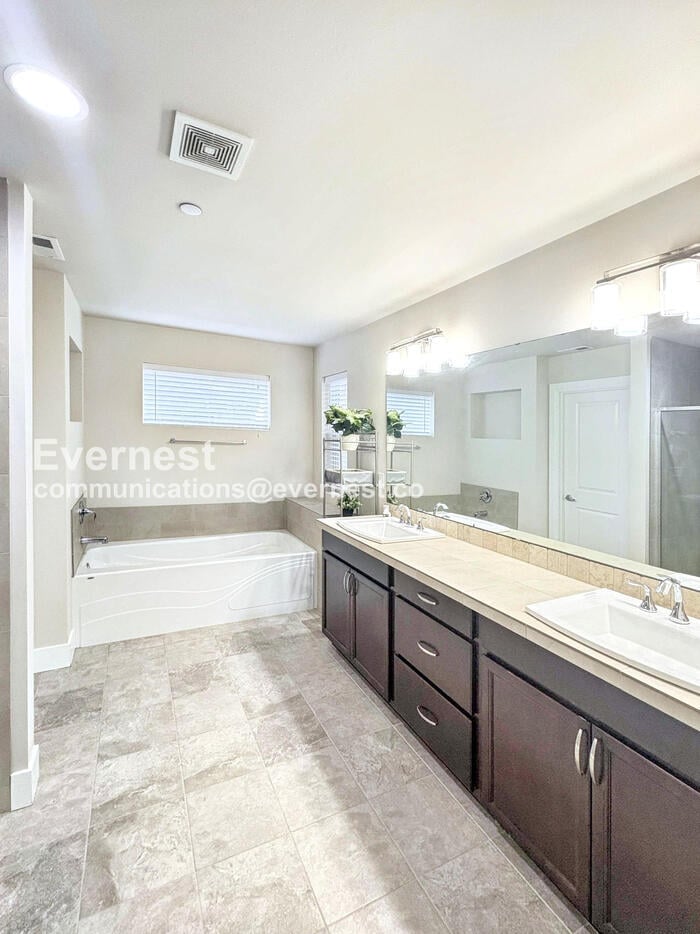 Building Photo - 14830 16th Pl W