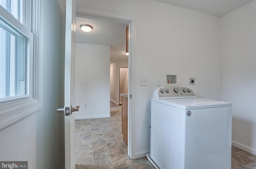 Laundry room - 3917 N 6th St