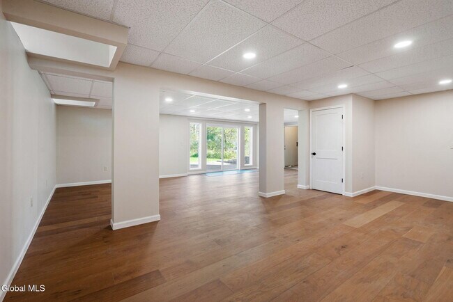 Building Photo - 30 Dick Lynch Rd