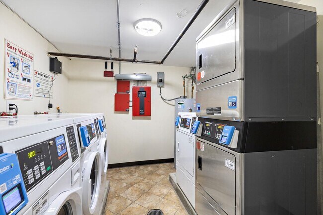 Building Photo - 1315 Washington St