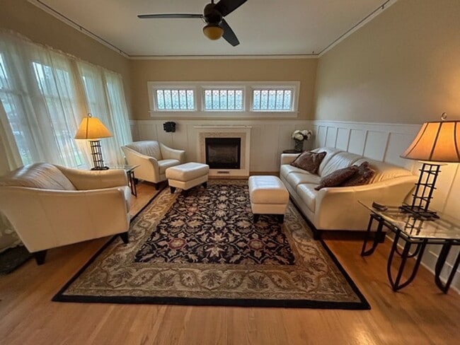 Building Photo - Whitefish 3 Bedroom partially furnished home with garage and private yard