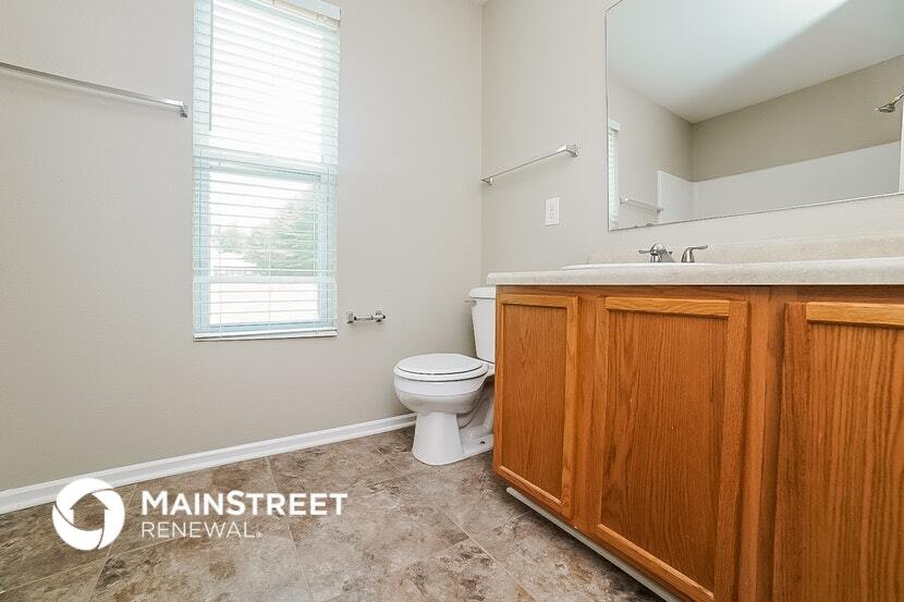 Building Photo - 5458 Fairway Forest Dr