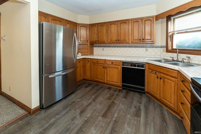 Building Photo - 5435 Kiowa Cir