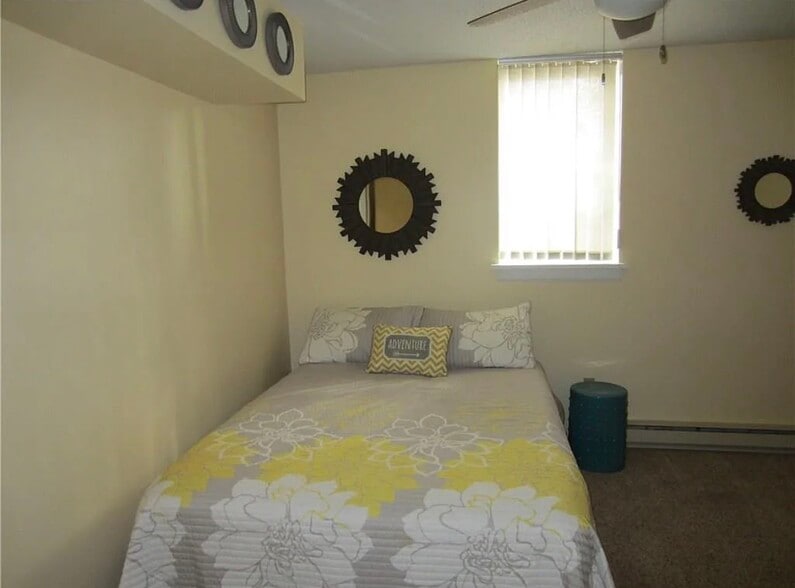 Building Photo - 1030 Lookout Dr