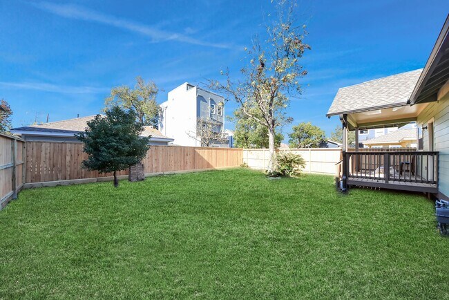 Building Photo - 122 Sidney St