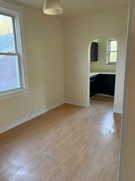 Building Photo - 2515 S 18th St