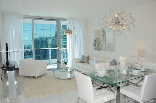 Building Photo - 200 Biscayne Blvd Way