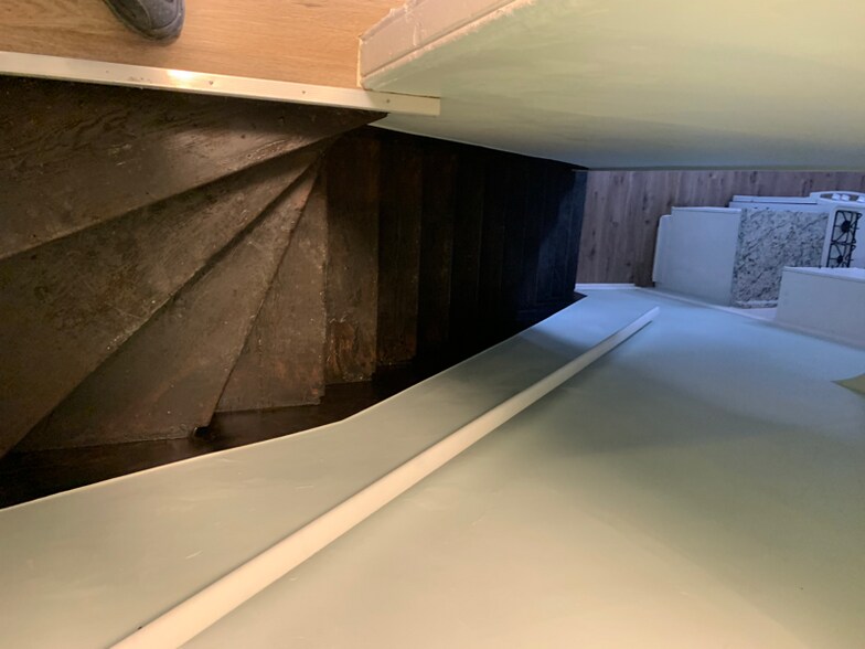 Building Photo - 142 S Union St