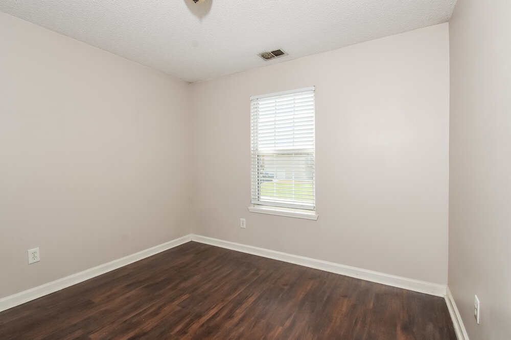 Building Photo - 3105 Brookfield Dr SW