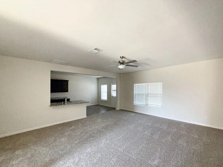 Building Photo - Room in House on Serena Dr