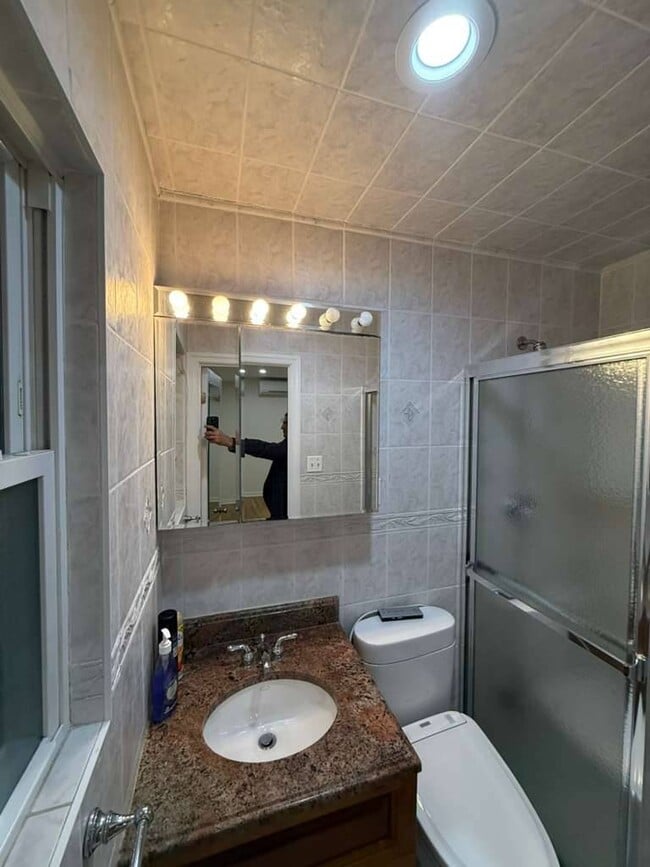 Building Photo - 67-06 171st St