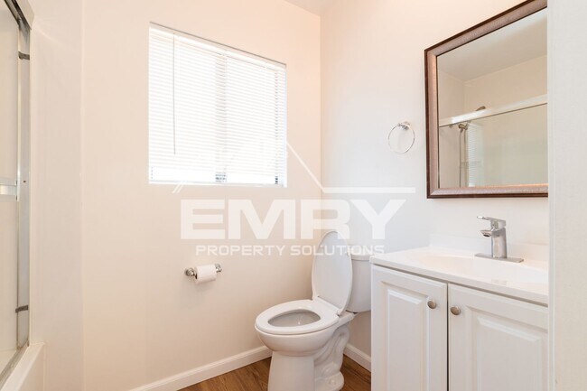 Building Photo - 4743 Levelside Ave