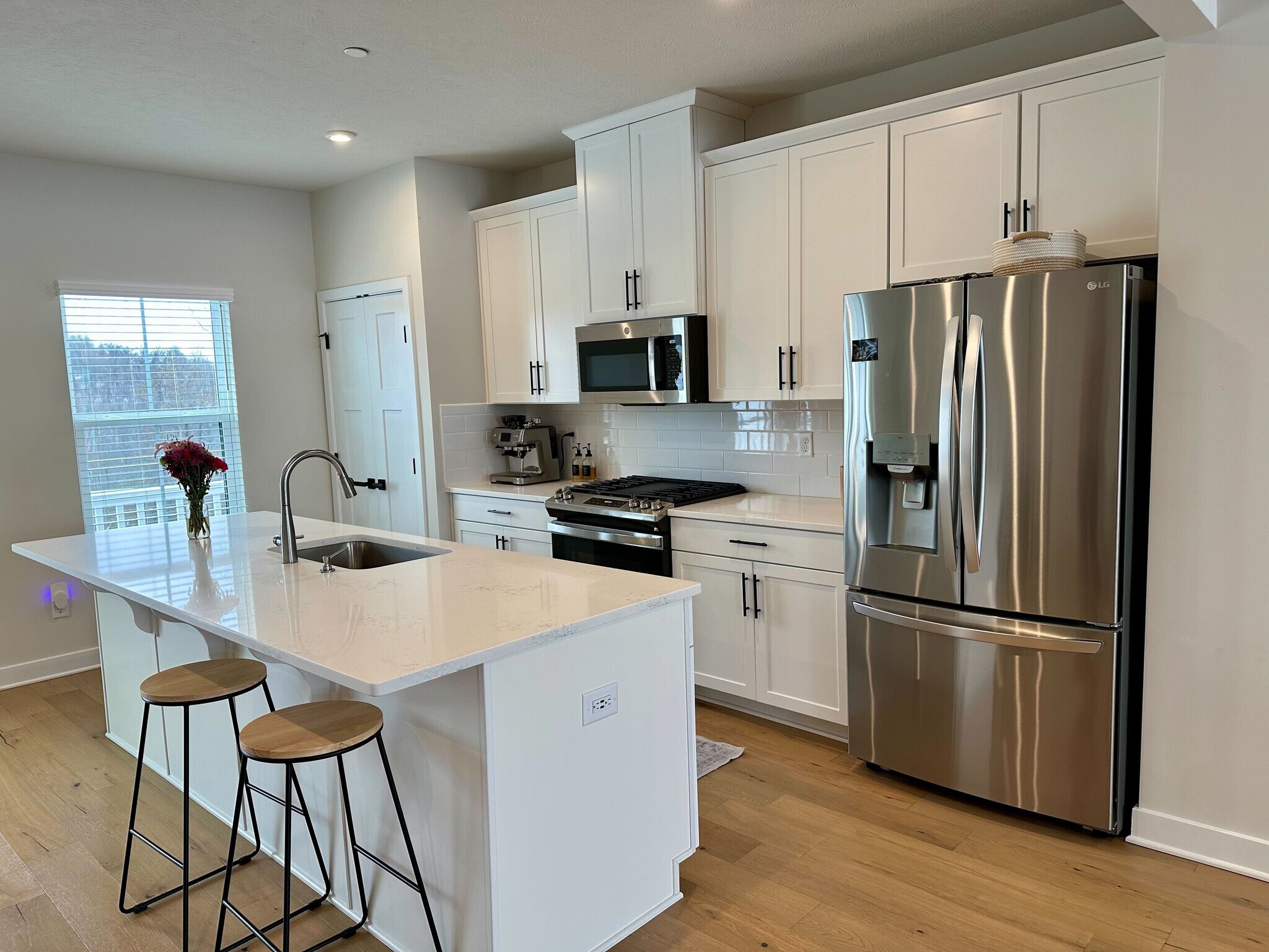 Building Photo - 221 Marketplace Ave