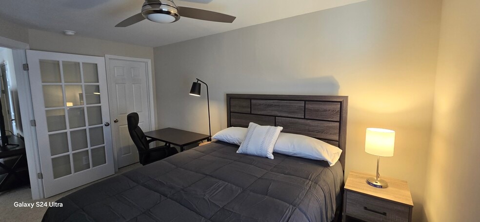 Building Photo - 14423 Hamletville St