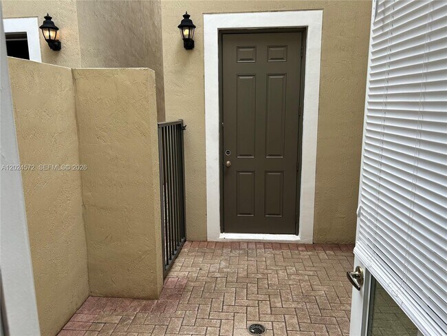Building Photo - 1424 SW 147th Ave