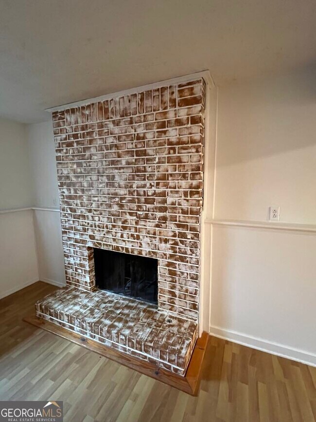 Building Photo - 7600 Suwannee Ct