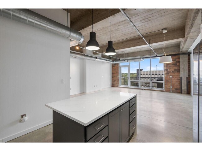 Building Photo - 901 N 3rd St