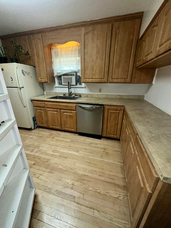 Building Photo - 99 S Lamar St