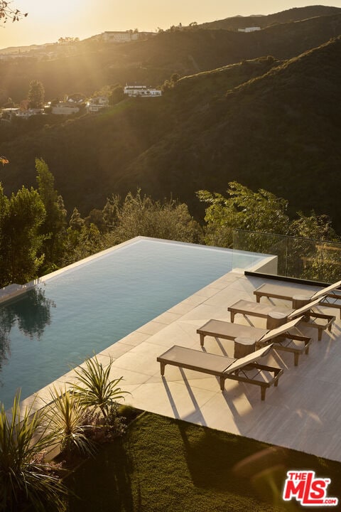 Building Photo - 1149 Linda Flora Dr