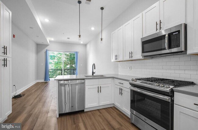 Building Photo - 910 N 17th St