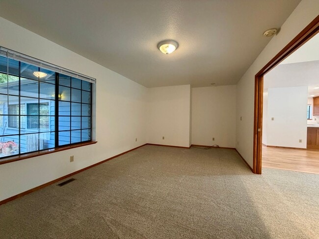 Building Photo - 4036 Campton Rd