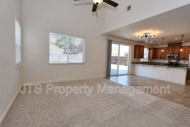 Building Photo - 3403 Oselot Way