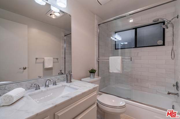 Building Photo - 723 Westmount Dr