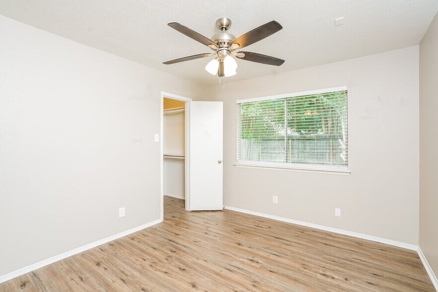Building Photo - 12011 Pecan Meadow Dr
