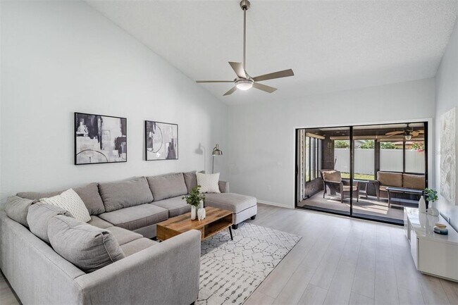 Building Photo - 2582 Bentley Dr