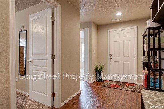 Building Photo - 2662 Northwest Red Oak Street