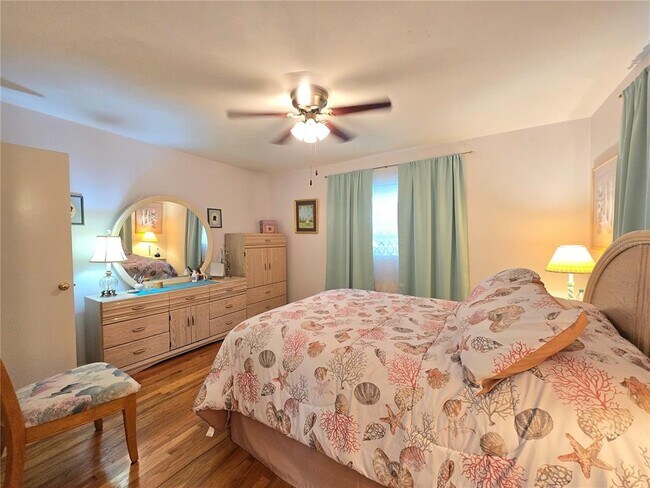 Building Photo - 1120 Rue Des Chateaux