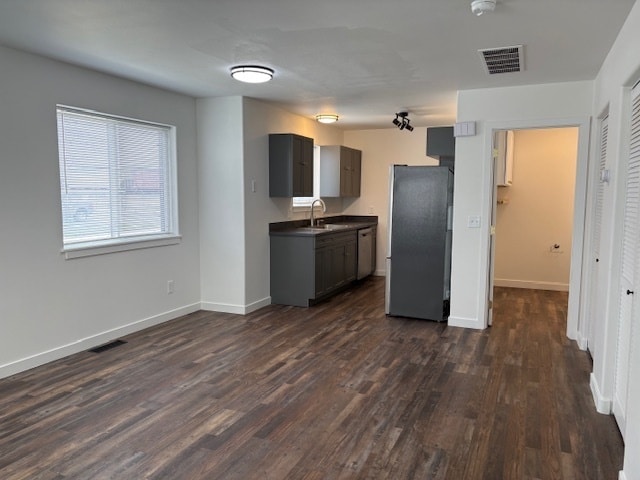 Building Photo - Newly remodeled