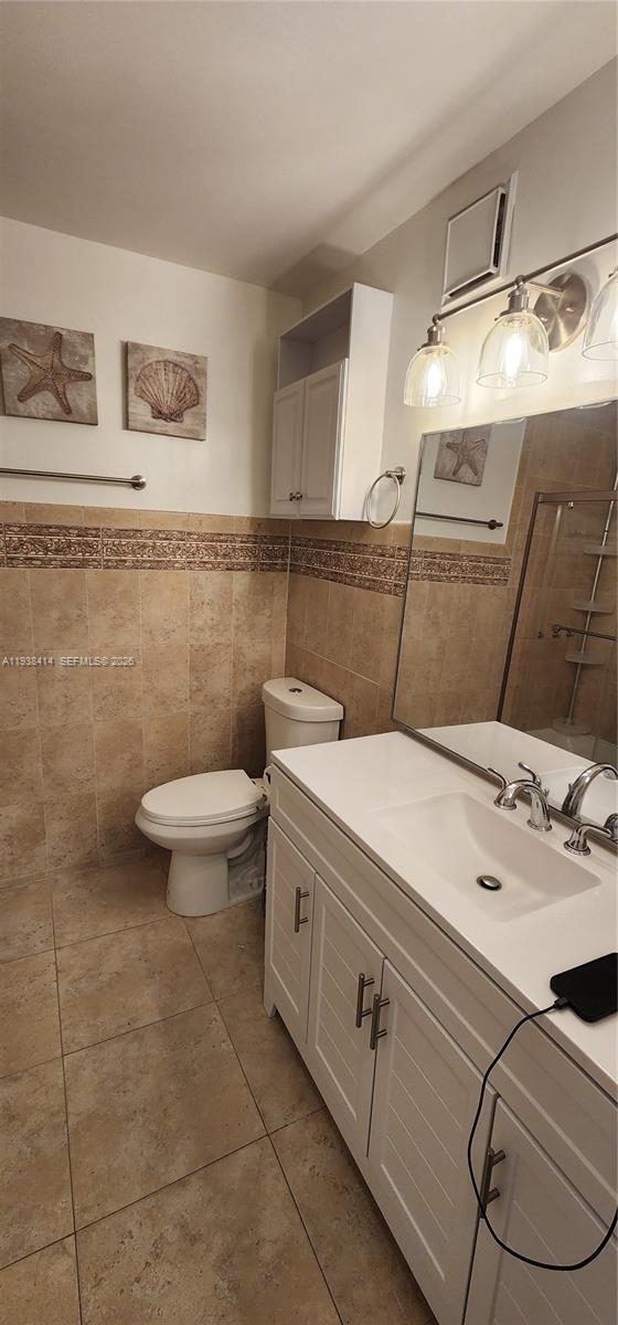 Building Photo - 9660 W Elm Ln