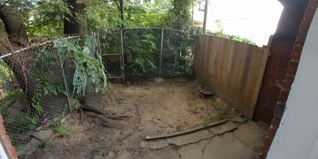 Building Photo - 3 Bedroom 1 Bath Home