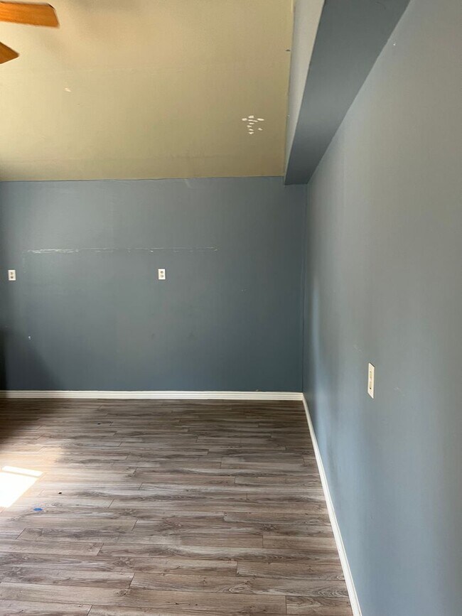 Building Photo - 3 Bed 2.5 Bath Single-Family Home on Cul-De-Sac w/ Large Fenced Backyard, Garage