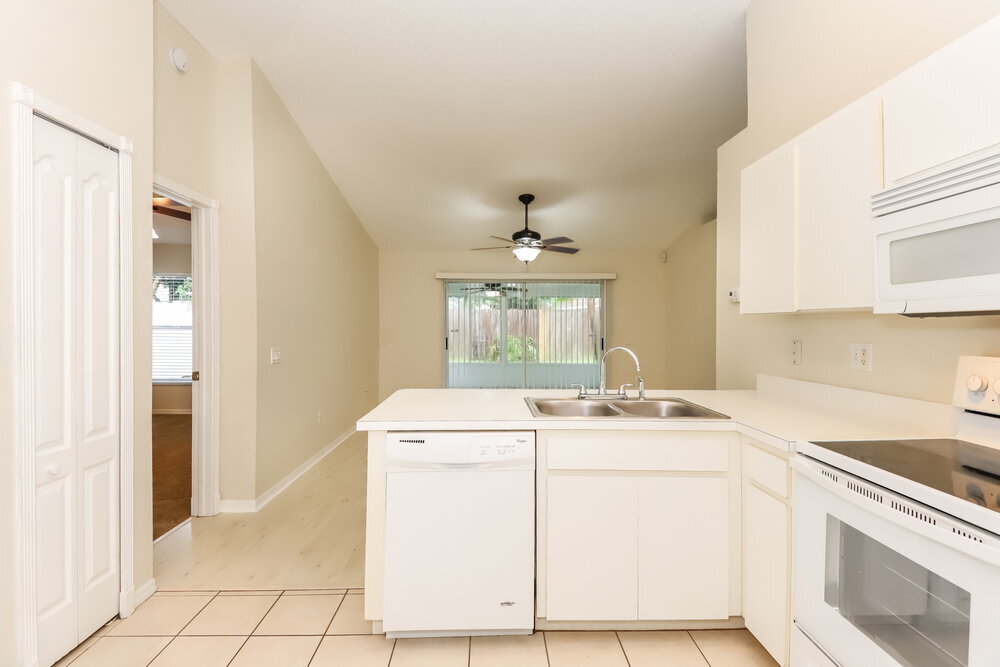 Building Photo - 402 Sonoma Dr