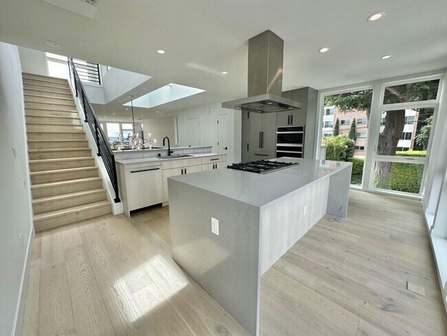 Building Photo - 507 Galer St